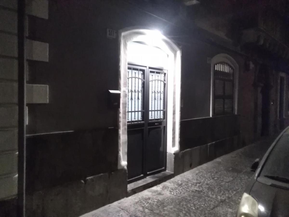 Vittorio Emanuele House Apartment Catania Bagian luar foto