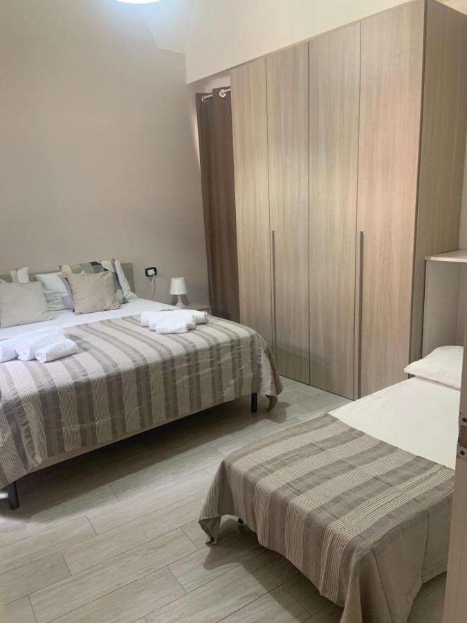 Vittorio Emanuele House Apartment Catania Bagian luar foto